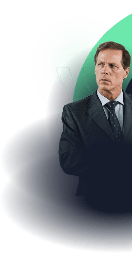 Advogado olhando para o lado esquerdo